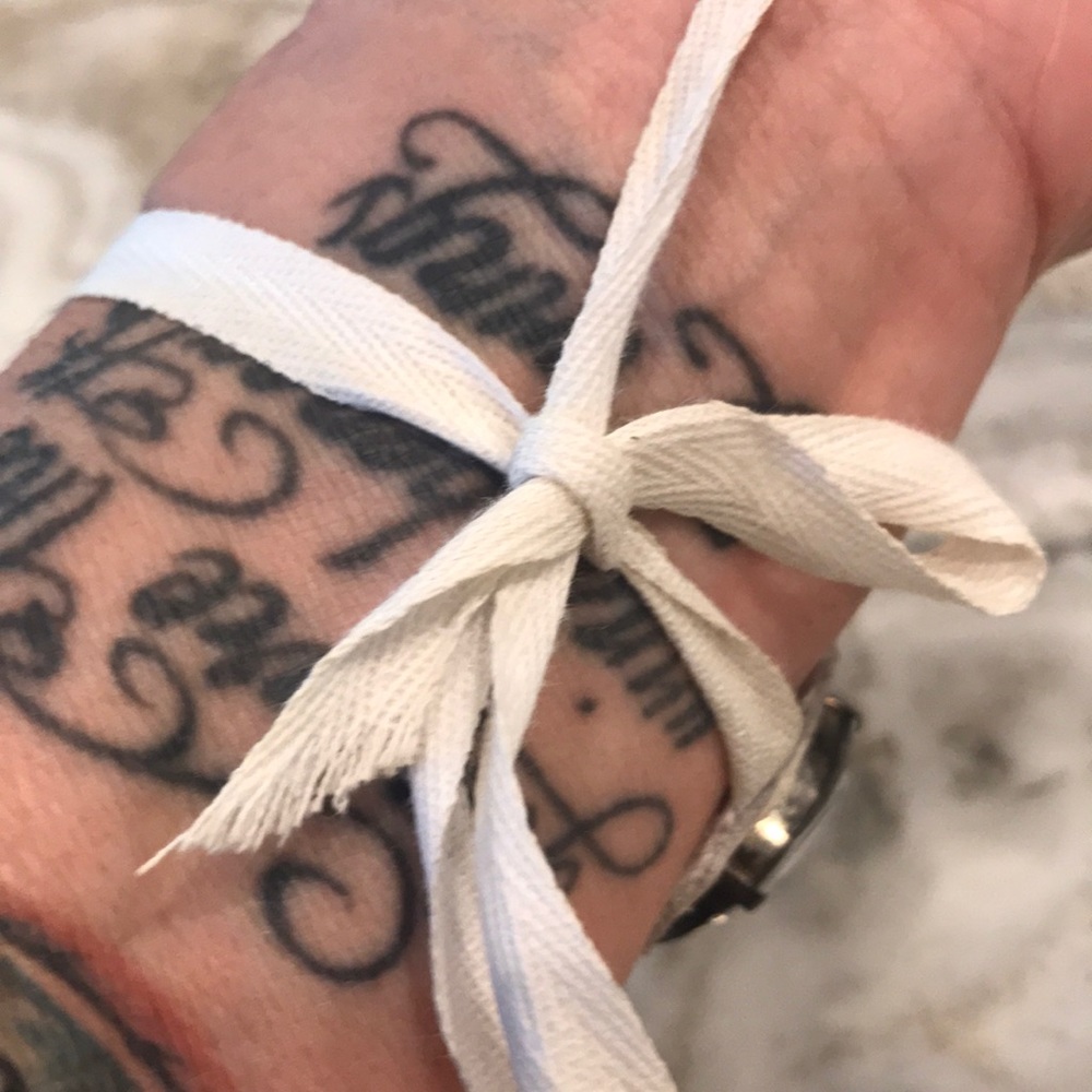 White leather/ crystal bracelet or choker - Picture 2 of 4